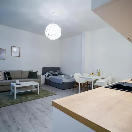 Apartamento Lucy's 2 *